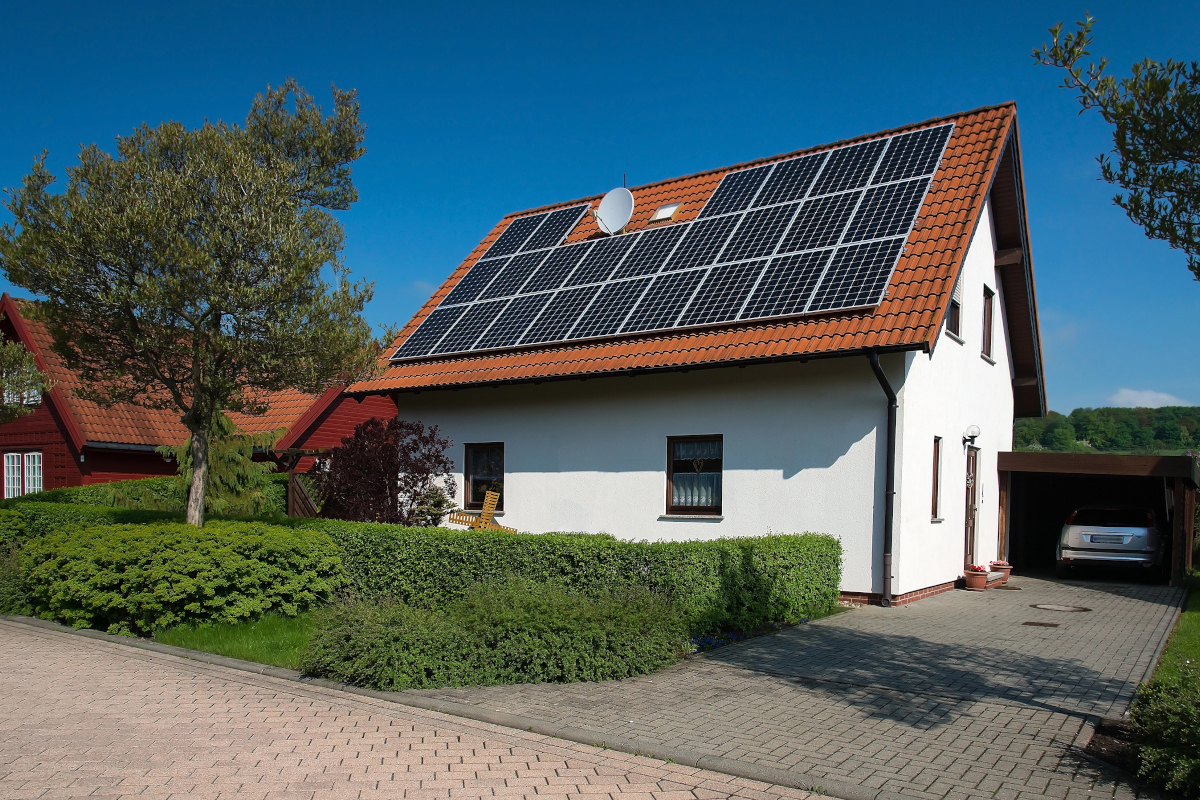 Jak funguje fotovoltaika v rodinném domě během roku